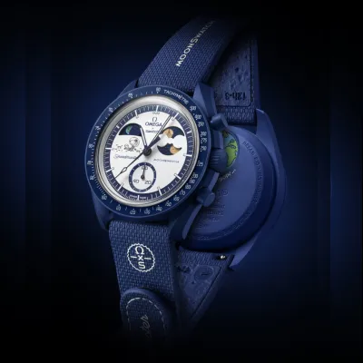 BIOCERAMIC MOONSWATCH MISSION TO EARTHPHASE - MOONSHINE GOLD﻿